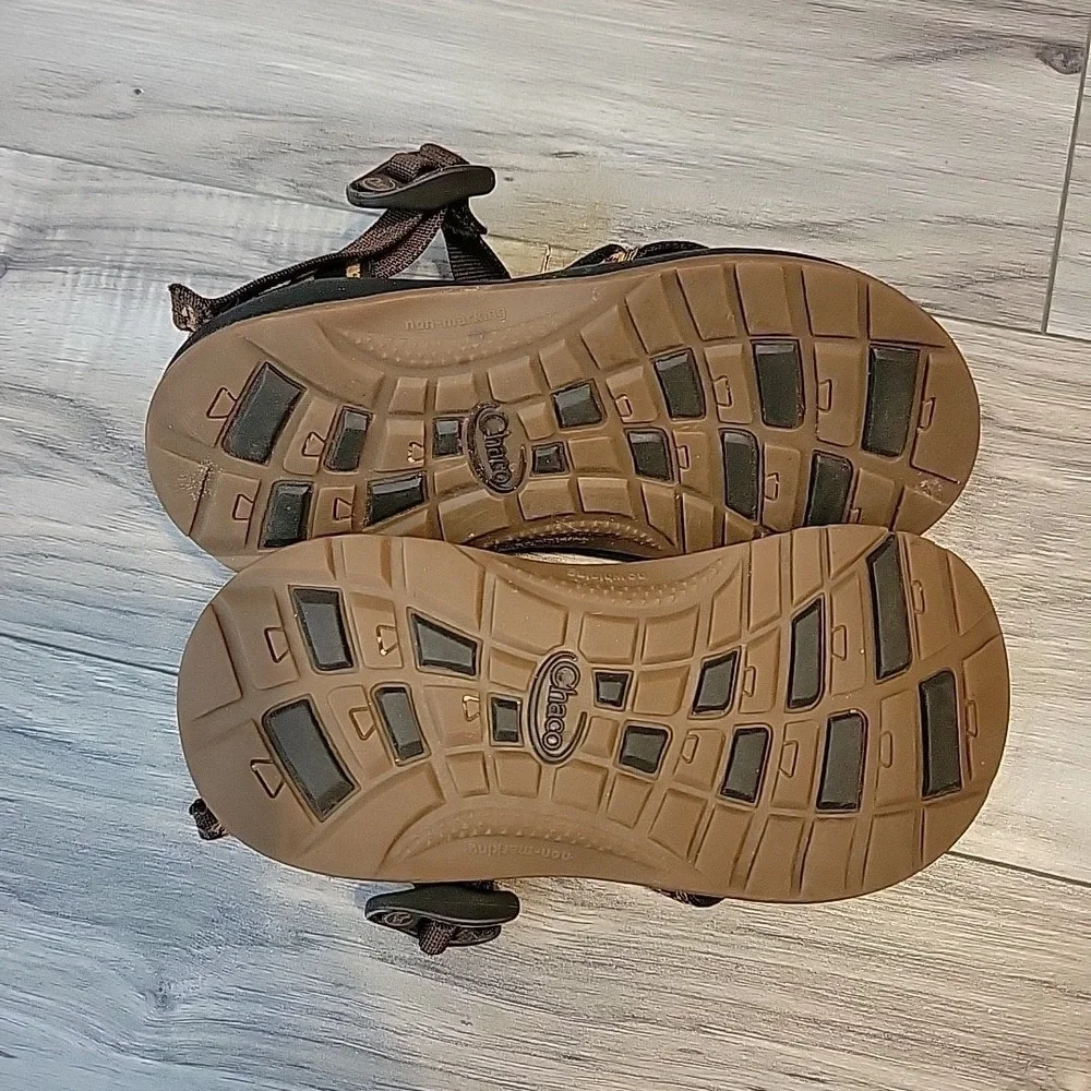 Chacos Z/1  Sandals Unisex Kids 2 Brown Ajustable Straps Open Toe Outdoor Hiking